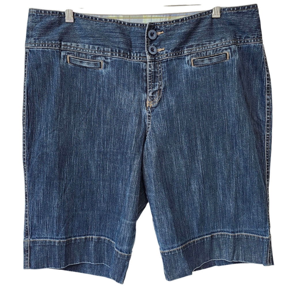 Madison Women's Size‎ 16 Dark Wash Denim Bermuda Shorts Modest Stretch